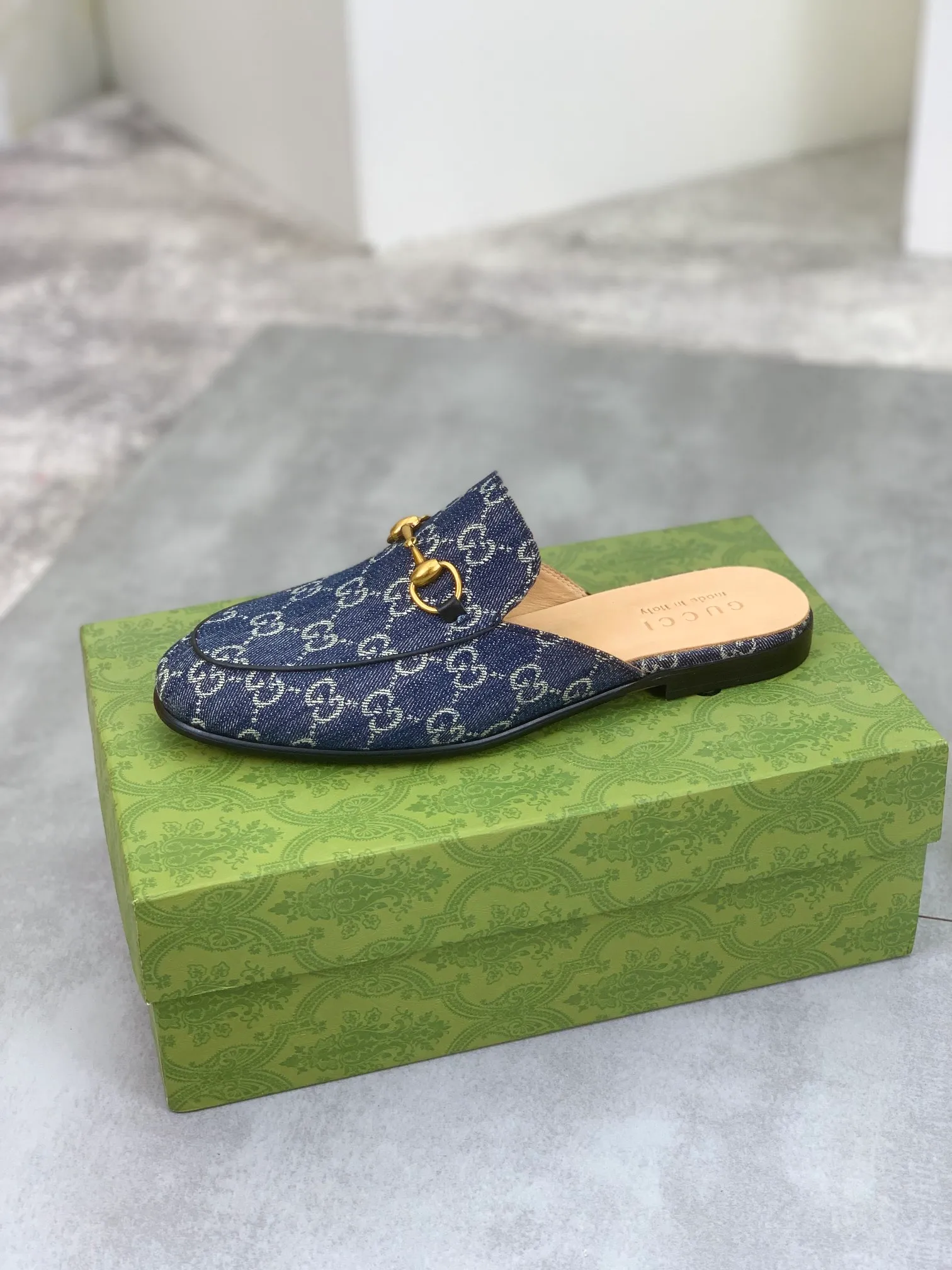 Men's Men's Shoes💰P480💰【New Style】Water-dyed Niuli High Quality Gucci half-drag business leather shoes hot selection (Gucci) official website latest Gucci half-drag 🎁 business leather shoes, hot style 💥 simple and elegant style, exclusive for trendy men. Unique official website latest brand original double G embossing Elements 👑 Original Gucci decoration, fashionable and elegant, fabric original calfskin ✅ Fully imported first-layer cowhide lining, official website designated wear-resistant, rubber business outsole, classic model taken at the counter in real life 🎬Number: 38-44 (45 46 customized) 2⃣️colors available